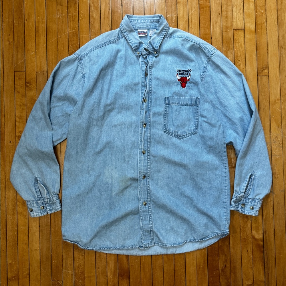 VTG 90s Chicago Bulls True Fan Sportswear Denim Collared Shirt Sz. M